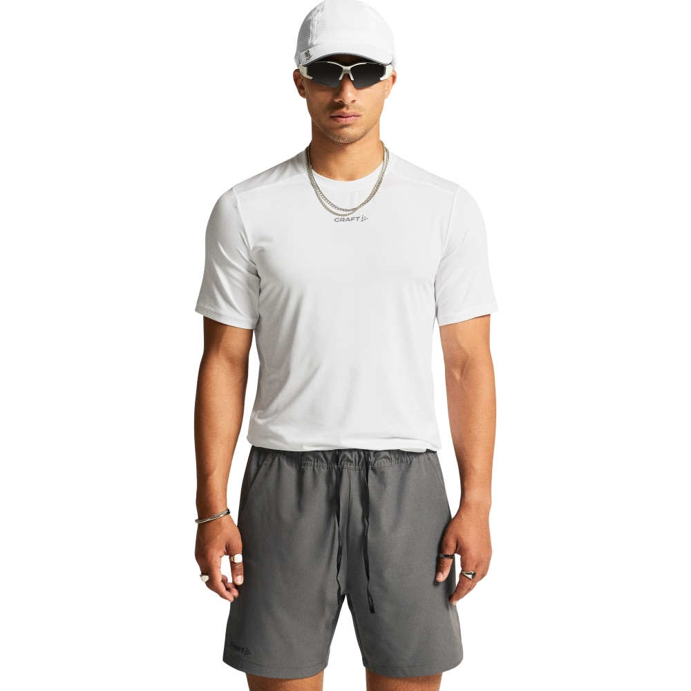 Craft Craft Adv Essence SS Tee 2 1914792-900000 shirts en tops Craft Adv Essence SS Tee 2 White 1914792-900000 shirts en tops online bestellen bij Kathmandu Outdoor & Travel
