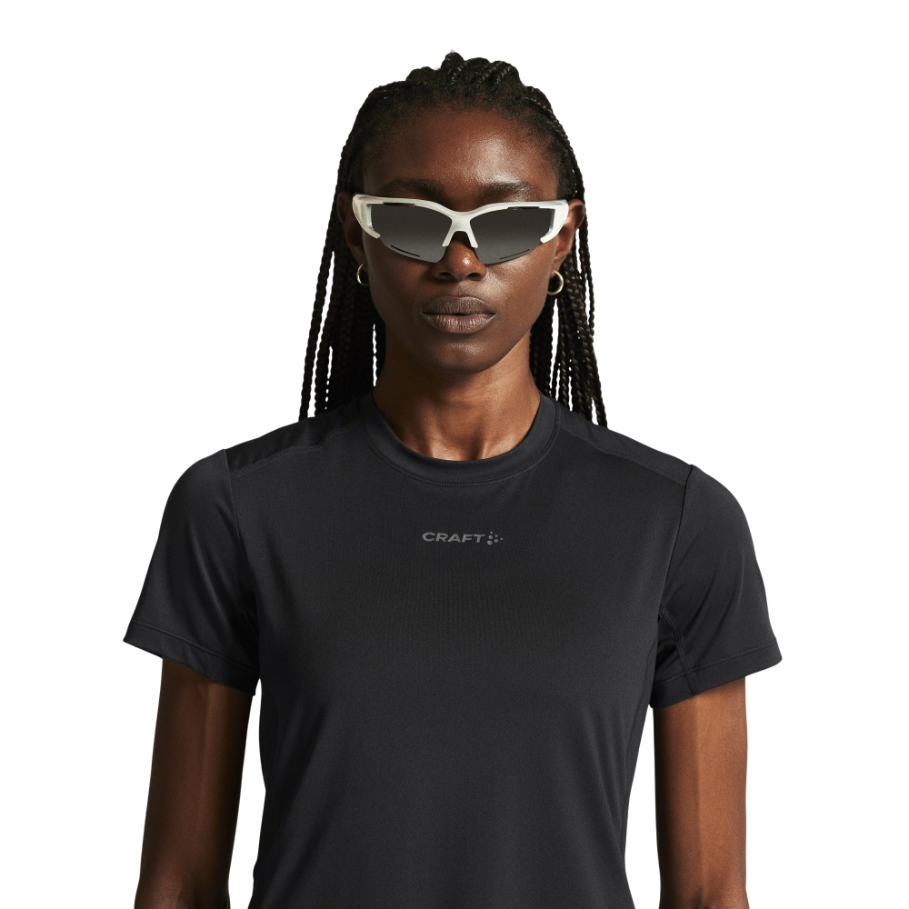 Craft Craft Adv Essence SS Tee 2 Women's 1914798-999000 shirts en tops Craft Adv Essence SS Tee 2 Women's Black 1914798-999000 shirts en tops online bestellen bij Kathmandu Outdoor & Travel