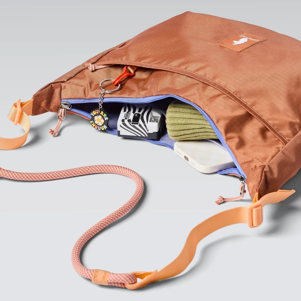 Cotopaxi Cotopaxi Trozo 8L Shoulder Bag T8-S26-WSKY tassen Cotopaxi Trozo 8L Shoulder Bag Whiskey T8-S26-WSKY tassen online bestellen bij Kathmandu Outdoor & Travel