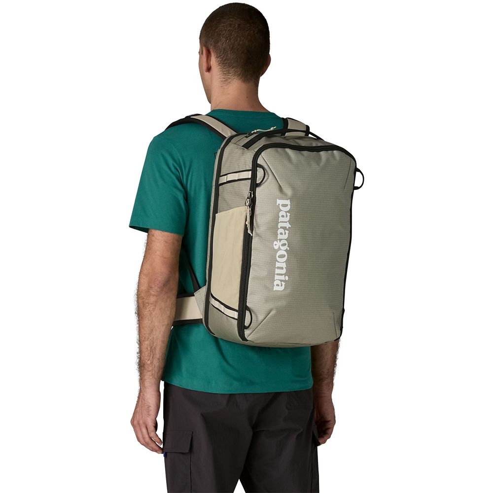 Patagonia Black Hole Mini MLC Weathered Stone 49266-WSTO reistassen online bestellen bij Kathmandu Outdoor & Travel