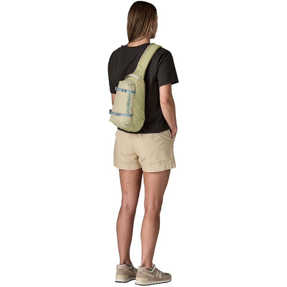 Patagonia Patagonia Atom Sling 8L 48262-WSTO tassen Patagonia Atom Sling 8L Weathered Stone 48262-WSTO tassen online bestellen bij Kathmandu Outdoor & Travel