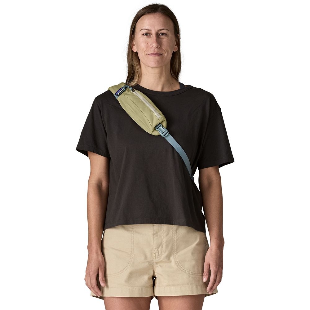 Patagonia Patagonia Atom Sling 8L 48262-WSTO tassen Patagonia Atom Sling 8L Weathered Stone 48262-WSTO tassen online bestellen bij Kathmandu Outdoor & Travel