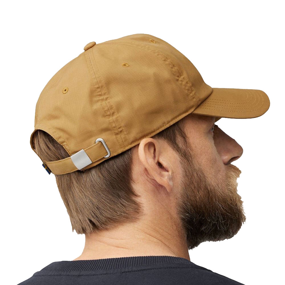 Fjällräven Fjällräven Logo Cap Buckwheat Brown F13100181-232 kleding accessoires online bestellen bij Kathmandu Outdoor & Travel