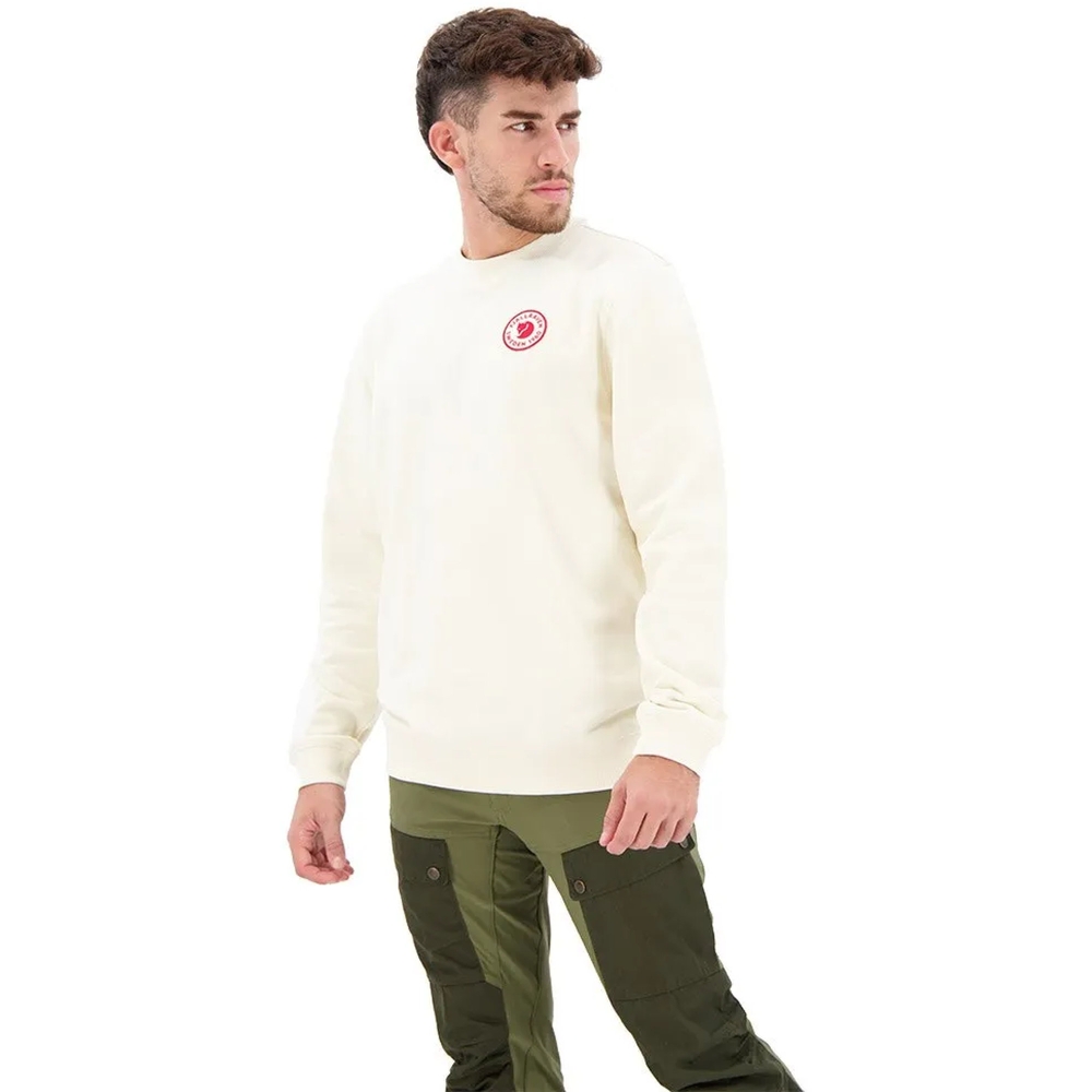 Fjällräven 1960 Logo Badge Sweater Chalk White F87163-113 fleeces en truien online bestellen bij Kathmandu Outdoor & Travel