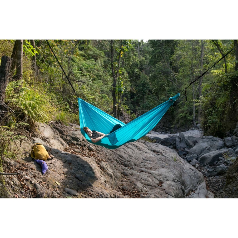 Ticket to the Moon Ticket to the Moon Compact Hammock TMC15 hangmatten Ticket to the Moon Compact Hammock Aqua TMC15 hangmatten online bestellen bij Kathmandu Outdoor & Travel