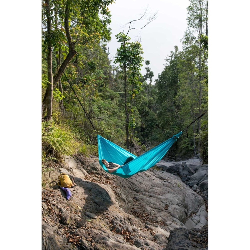 Ticket to the Moon Ticket to the Moon Compact Hammock TMC15 hangmatten Ticket to the Moon Compact Hammock Aqua TMC15 hangmatten online bestellen bij Kathmandu Outdoor & Travel