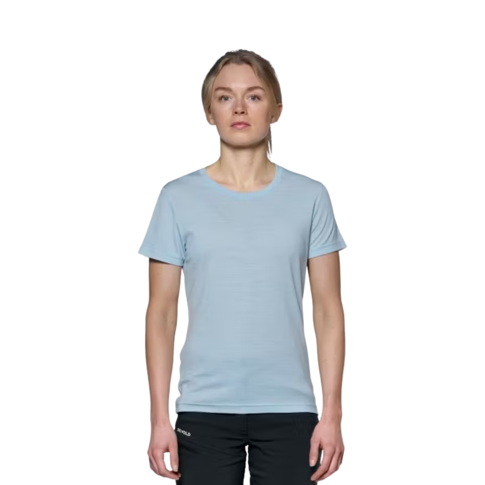 Devold Classic Tee Women's Dawn 180 291 C-233A shirts en tops online bestellen bij Kathmandu Outdoor & Travel