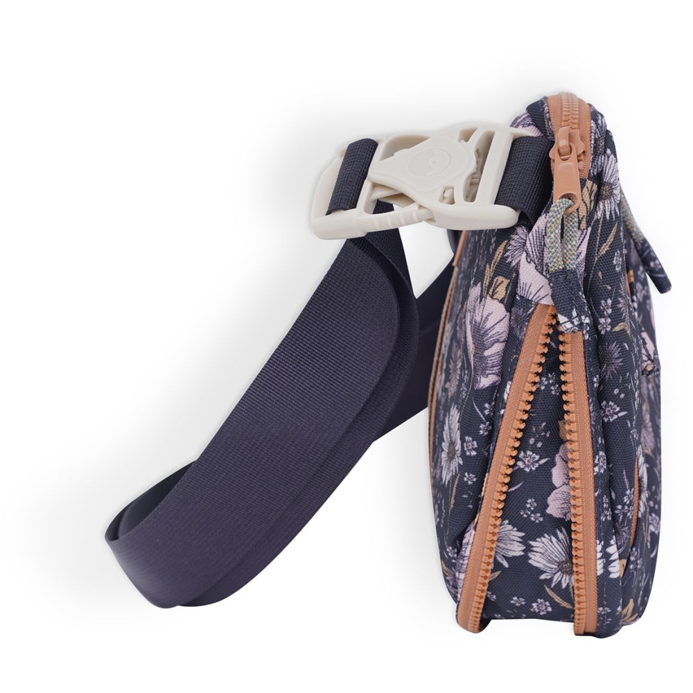 Kavu Kavu Roam Sling 9545-2522 tassen Kavu Roam Sling Quiet Wildflowers 9545-2522 tassen online bestellen bij Kathmandu Outdoor & Travel
