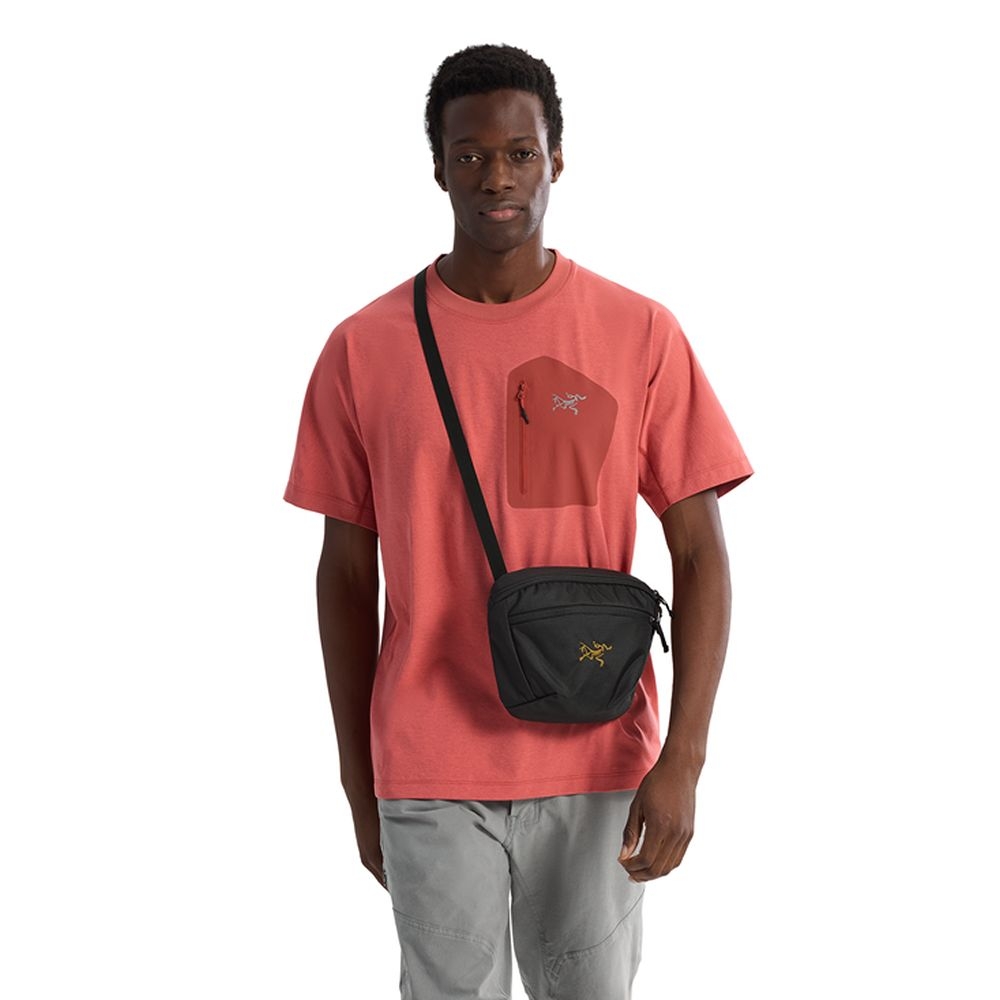 Arc'teryx Arc'teryx Mantis 2 Waist Pack 8973-001929 tassen Arc'teryx Mantis 2 Waist Pack 24K Black 8973-001929 tassen online bestellen bij Kathmandu Outdoor & Travel