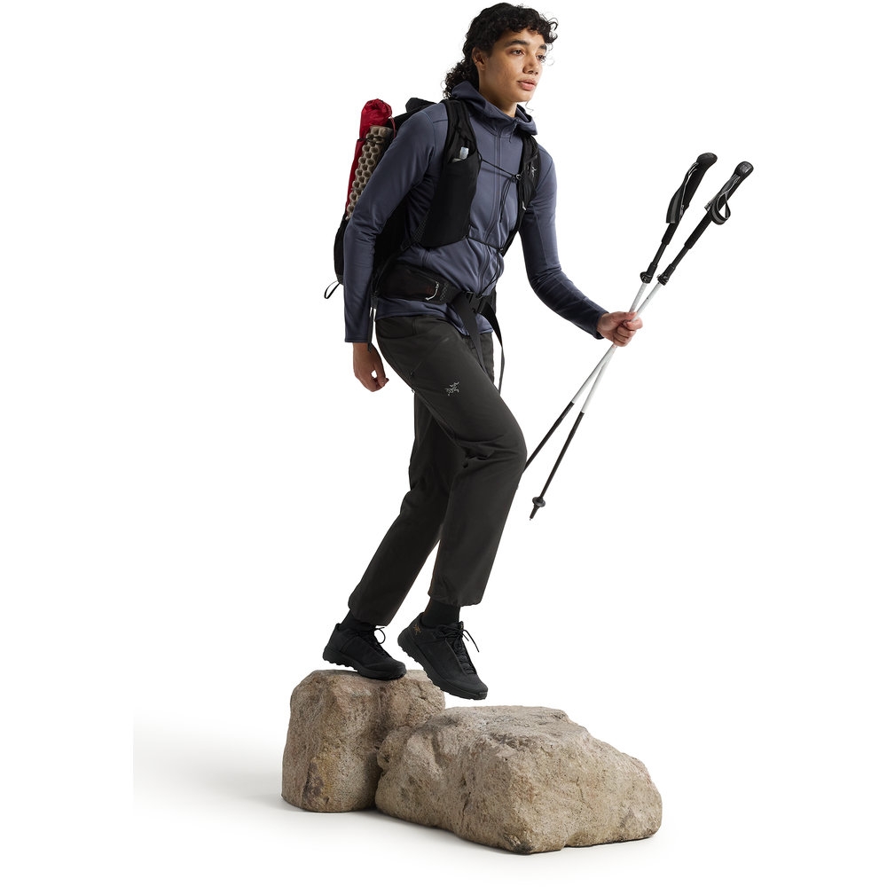 Arc'teryx Kyanite LT Hoody Women's Dk Stratus 9645-021549 fleeces en truien online bestellen bij Kathmandu Outdoor & Travel