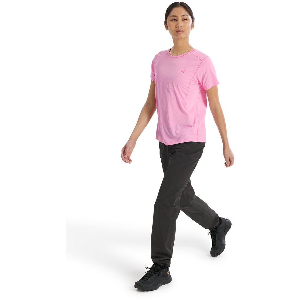 Arc'teryx Sunna Crew SS Women's Pineberry 10247-022636 shirts en tops online bestellen bij Kathmandu Outdoor & Travel