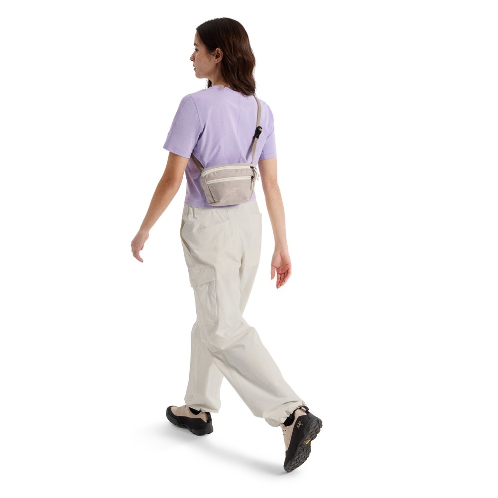 Arc'teryx Mantis 1 Waist Pack Rune / Sea Salt 9234-022871 tassen online bestellen bij Kathmandu Outdoor & Travel