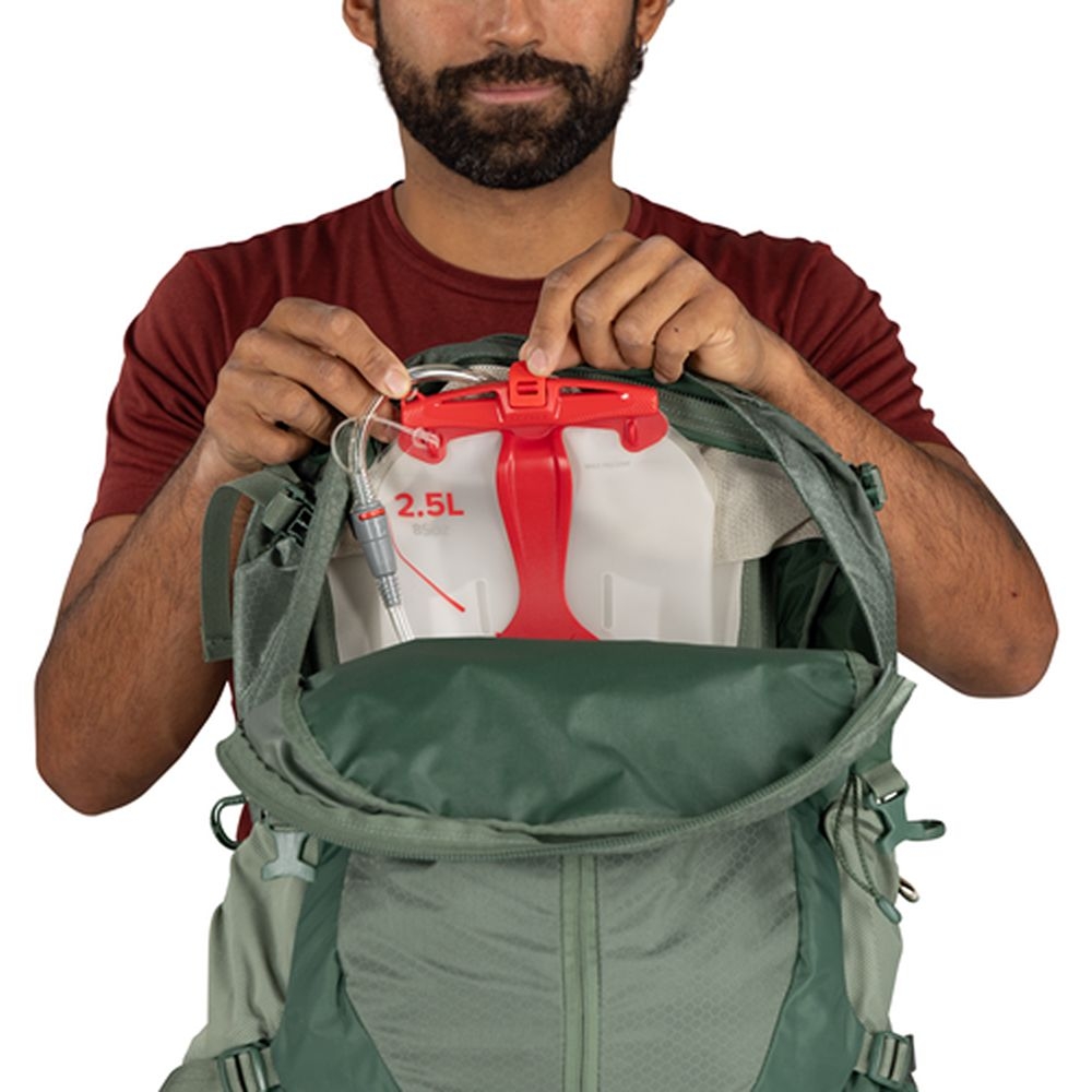 Osprey Stratos 34  Pine Leaf 10007531 dagrugzakken online bestellen bij Kathmandu Outdoor & Travel