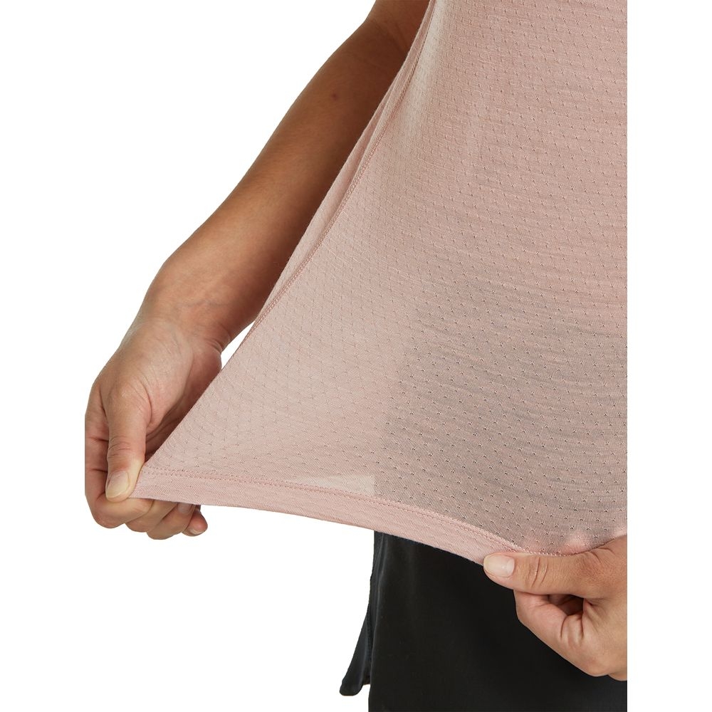 Icebreaker Mer 125 Cool-Lite Speed SS Slit Back Tee Women's Pink Quartz IB0A56XV-0LH1 shirts en tops online bestellen bij Kathmandu Outdoor & Travel