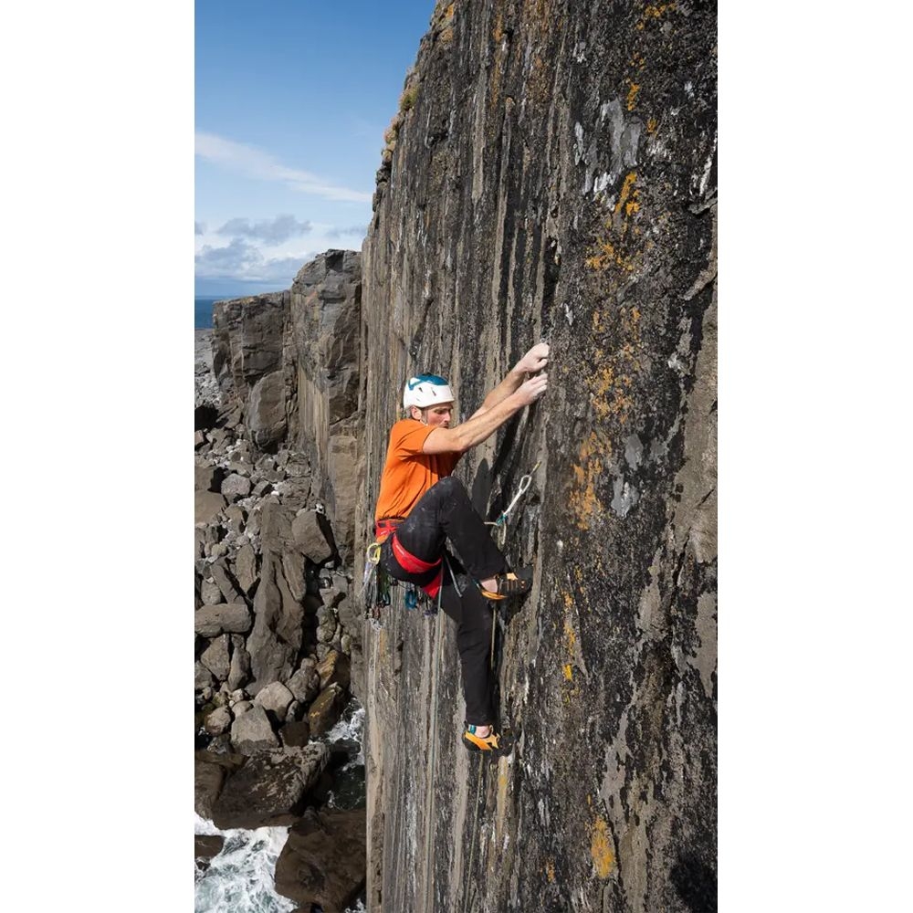 Edelrid Edelrid Helios II 7494700-1410 klimgordels Edelrid Helios II Lava 7494700-1410 klimgordels online bestellen bij Kathmandu Outdoor & Travel