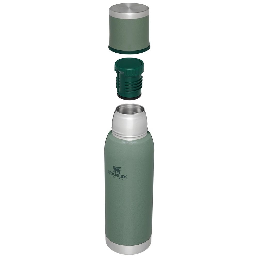 Stanley Stanley The Adventure To-Go Bottle 0,75L 10-10818-052 drinkflessen en thermosflessen Stanley The Adventure To-Go Bottle 0,75L Hammertone Green 10-10818-052 drinkflessen en thermosflessen online bestellen bij Kathmandu Outdoor & Travel