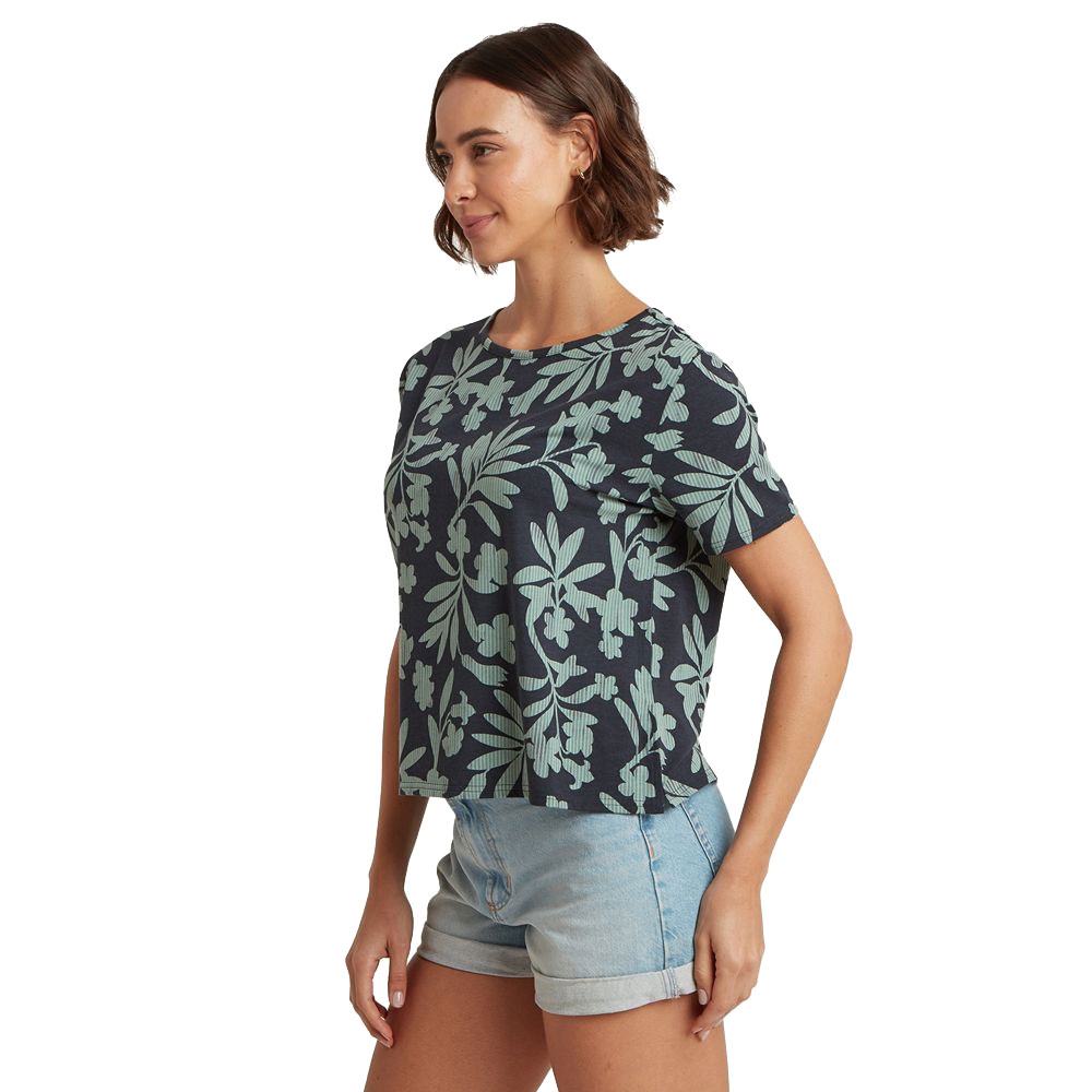 Sherpa Adventure Gear Neha Relaxed Tee Women's Black Gurans SW21043-284 shirts en tops online bestellen bij Kathmandu Outdoor & Travel