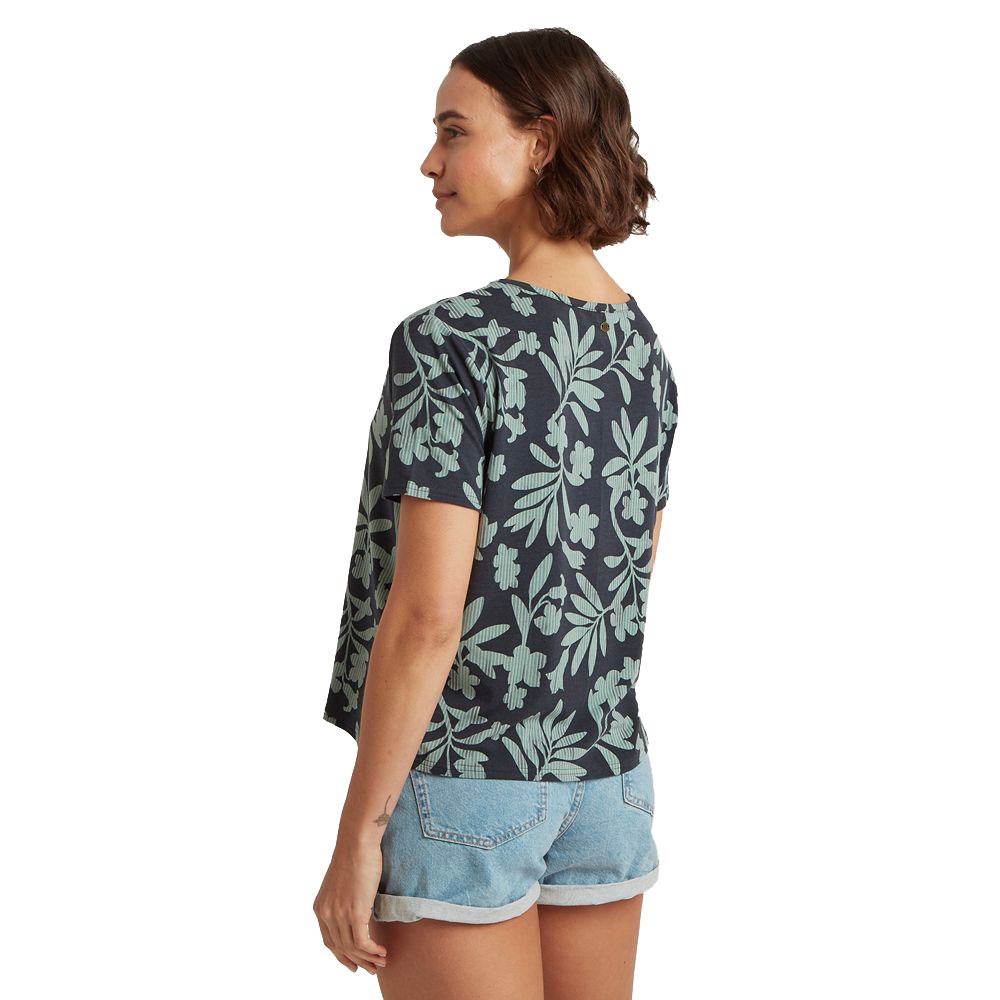 Sherpa Adventure Gear Neha Relaxed Tee Women's Black Gurans SW21043-284 shirts en tops online bestellen bij Kathmandu Outdoor & Travel