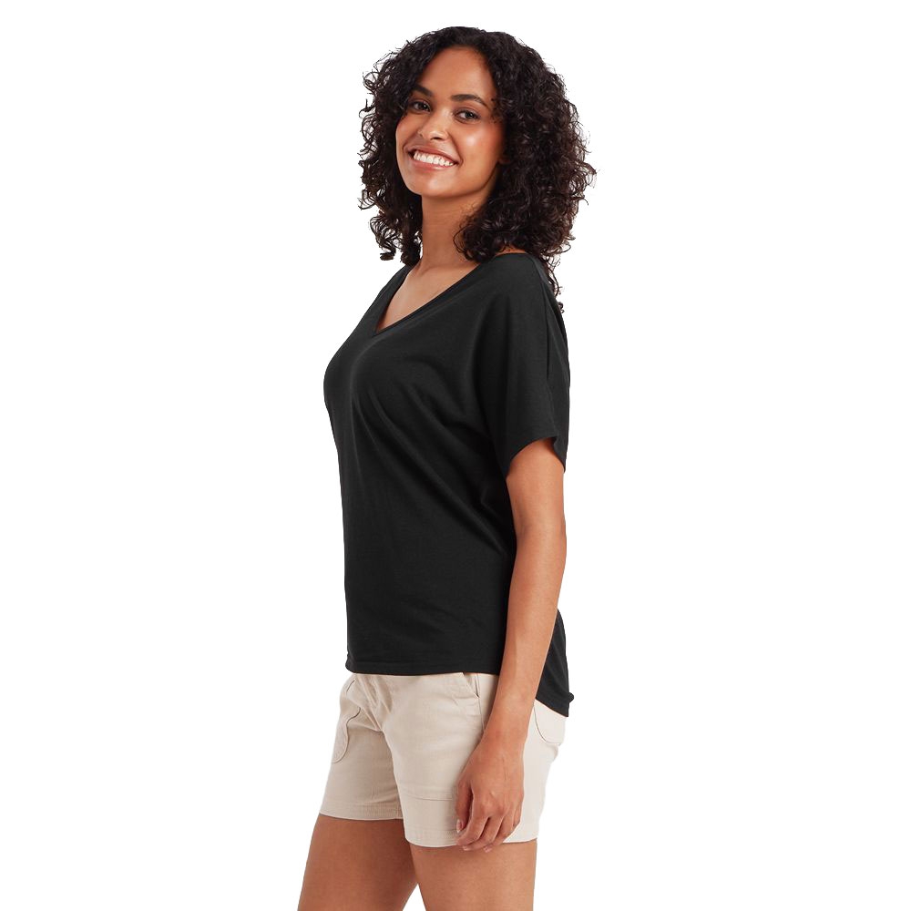 Sherpa Adventure Gear Jutna V-Neck Tee Women's Black SW21051-130 shirts en tops online bestellen bij Kathmandu Outdoor & Travel