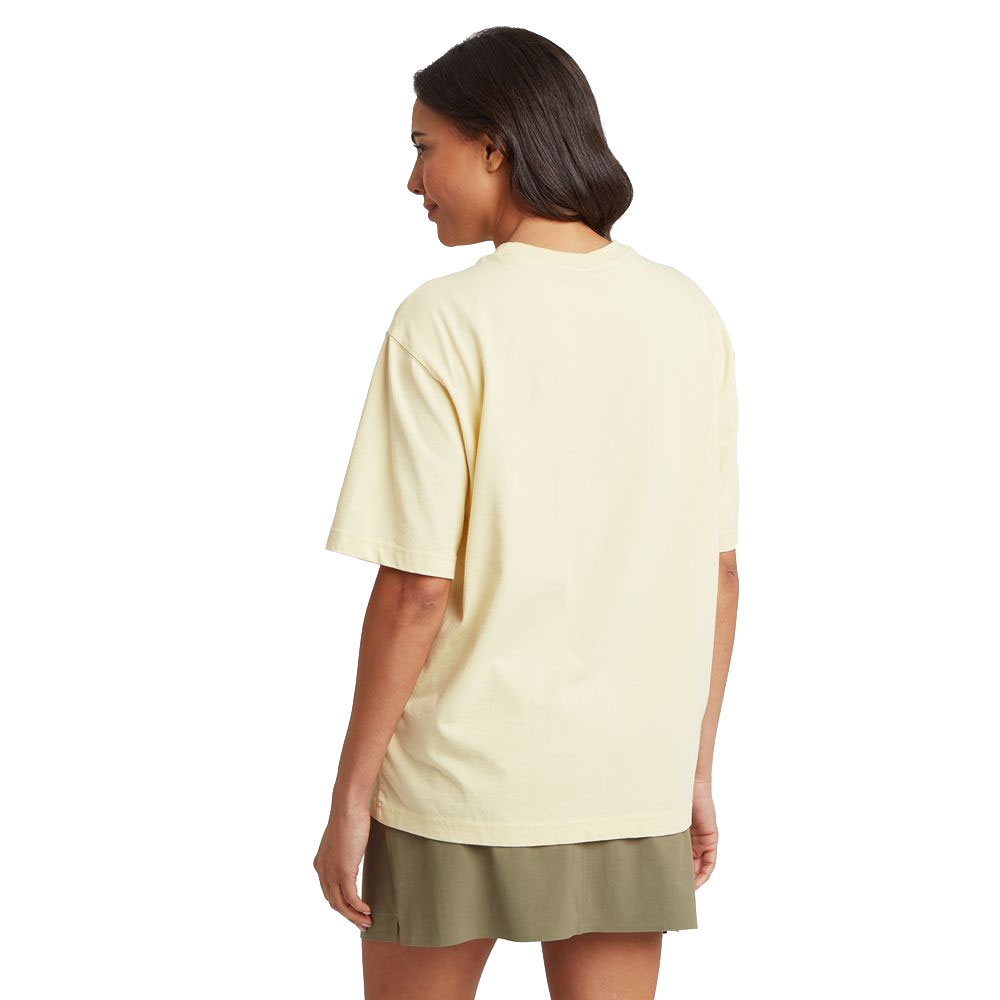 Sherpa Adventure Gear Tarcho Rhododendron Tee Women's Butter SW21053-210 shirts en tops online bestellen bij Kathmandu Outdoor & Travel