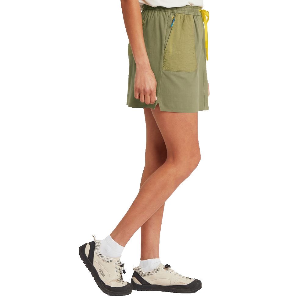 Sherpa Adventure Gear Tarcho Retro Skort Women's Olive SW24091-815 jurken en rokken online bestellen bij Kathmandu Outdoor & Travel