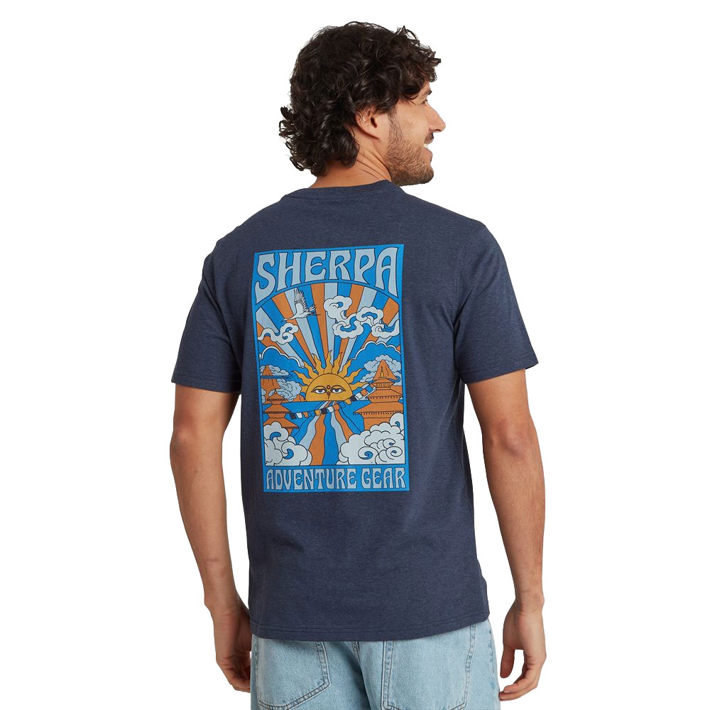 Sherpa Adventure Gear Jutnu Psychedelic Tee Rathee Blue SM11076-392 shirts en tops online bestellen bij Kathmandu Outdoor & Travel