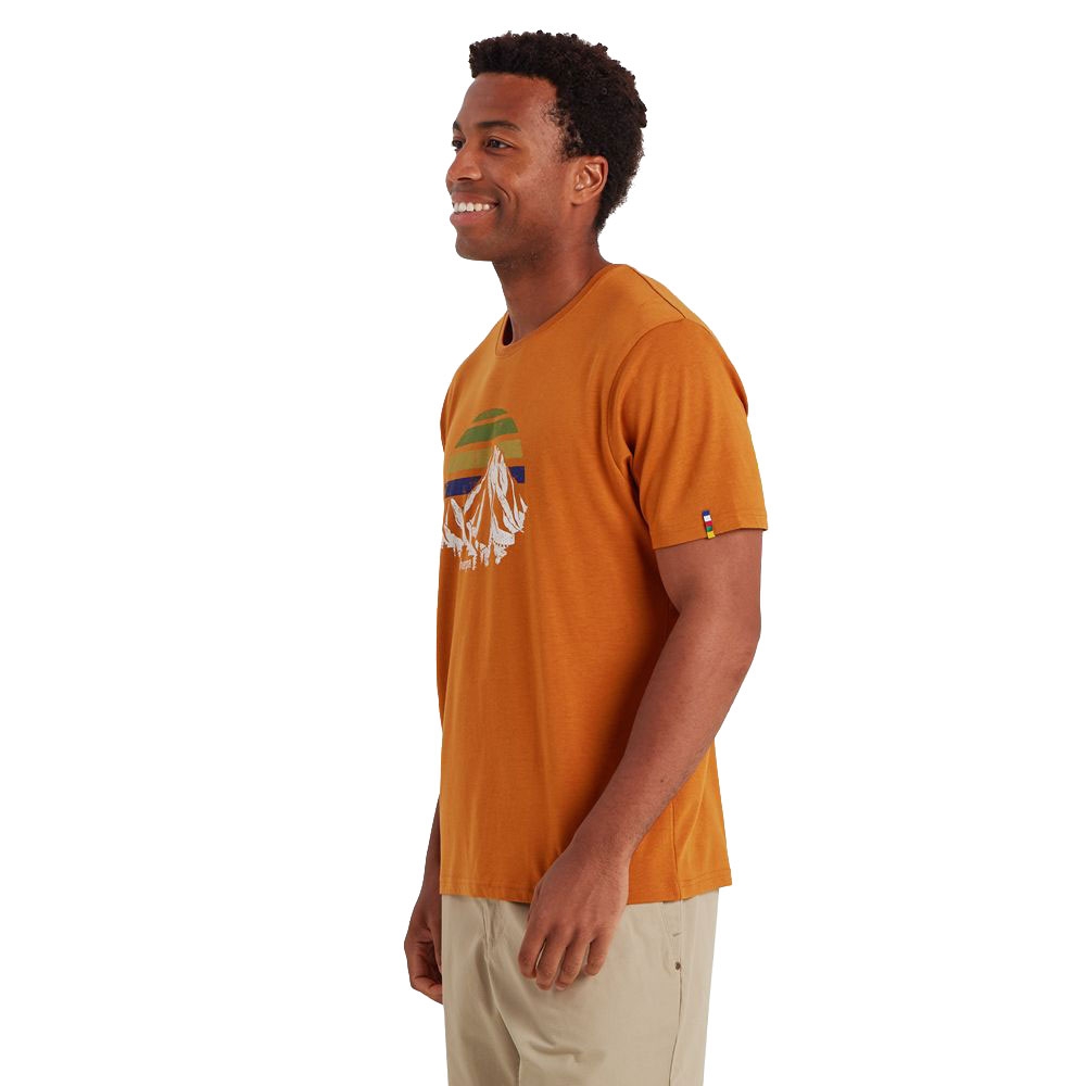 Sherpa Adventure Gear Bali Retro Sunset Tee Masala SM11065-233 shirts en tops online bestellen bij Kathmandu Outdoor & Travel