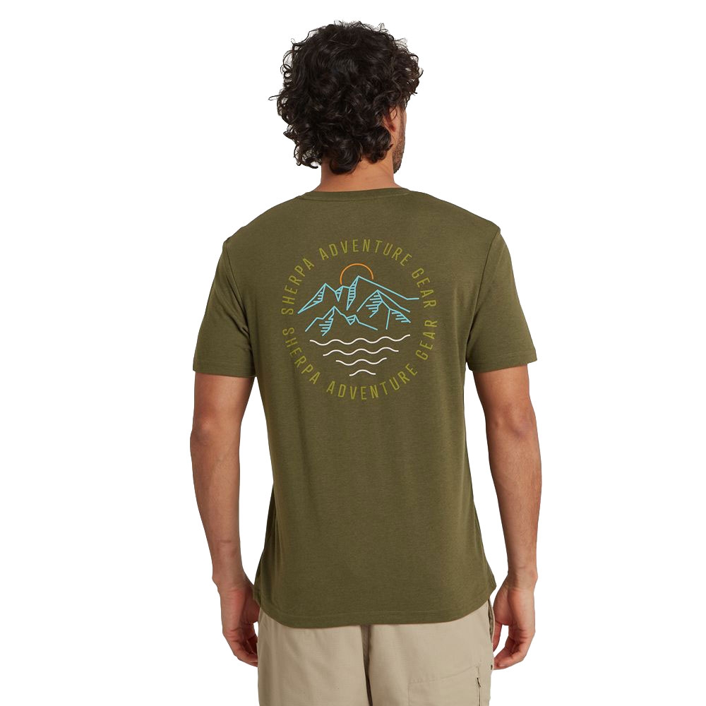 Sherpa Adventure Gear Bali Circle Tee Evergreen SM11097-800 shirts en tops online bestellen bij Kathmandu Outdoor & Travel