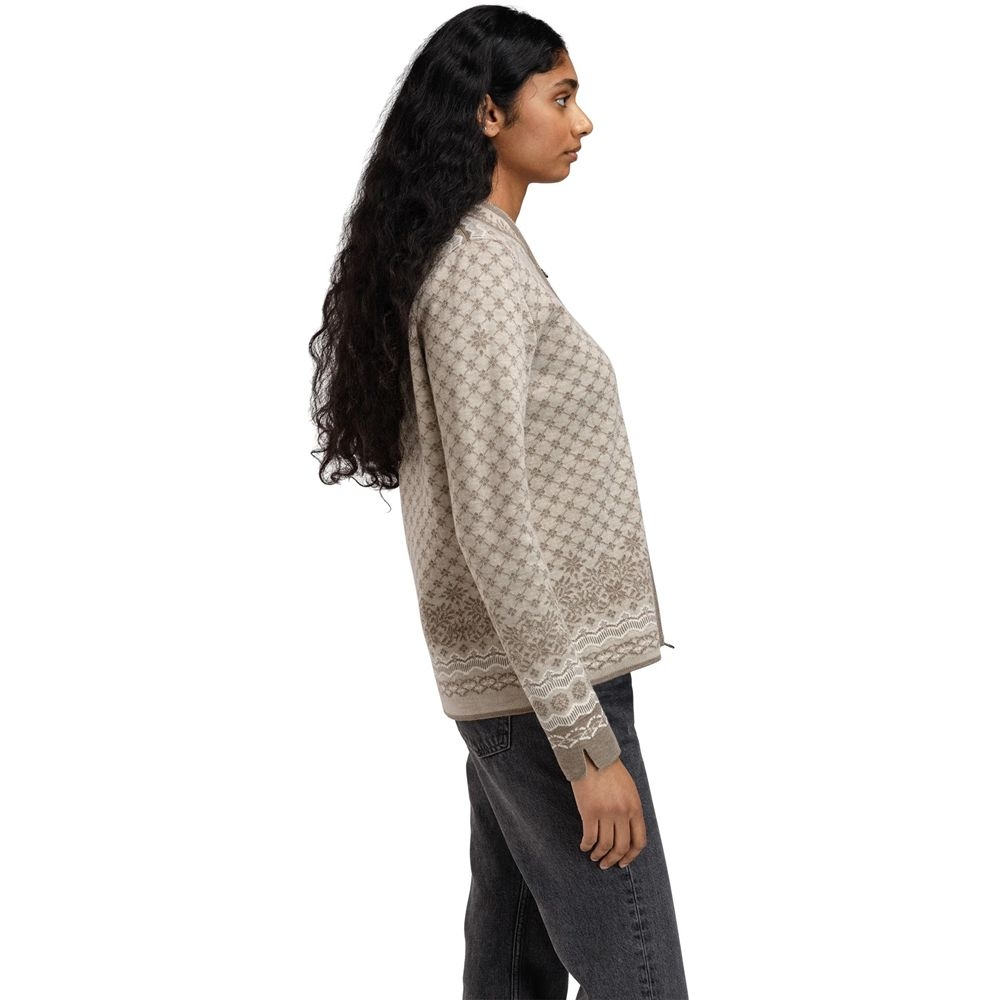 Dale Dale Solfrid Jacket Women's 83341-P00 fleeces en truien Dale Solfrid Jacket Women's Mountainstone Sand Offwhite 83341-P00 fleeces en truien online bestellen bij Kathmandu Outdoor & Travel