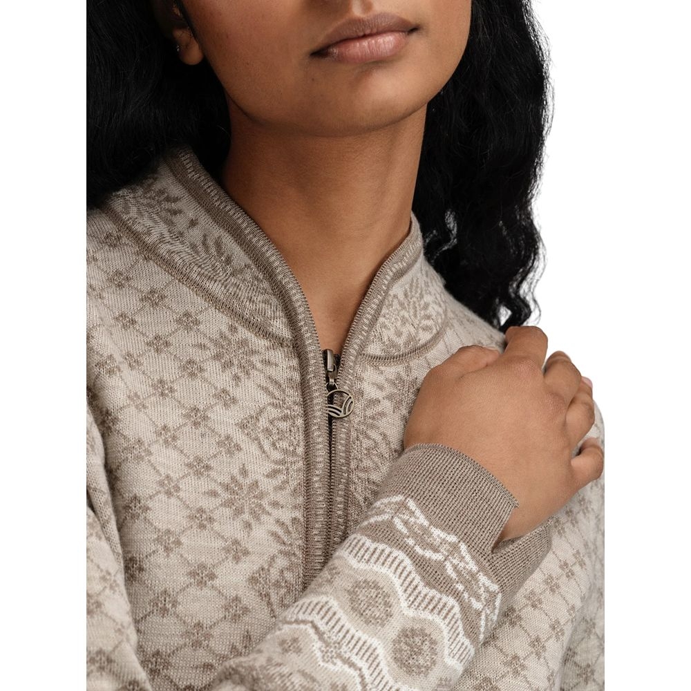 Dale Dale Solfrid Jacket Women's 83341-P00 fleeces en truien Dale Solfrid Jacket Women's Mountainstone Sand Offwhite 83341-P00 fleeces en truien online bestellen bij Kathmandu Outdoor & Travel