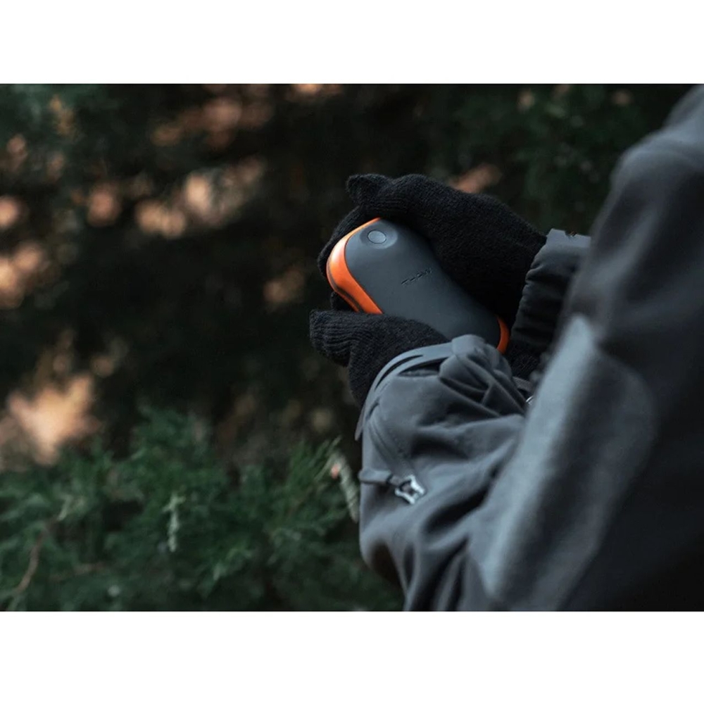 Thaw Handwarmer Oplaadbaar 10.000mAh Oranje THA-HND-0014-G gadgets en handigheden online bestellen bij Kathmandu Outdoor & Travel