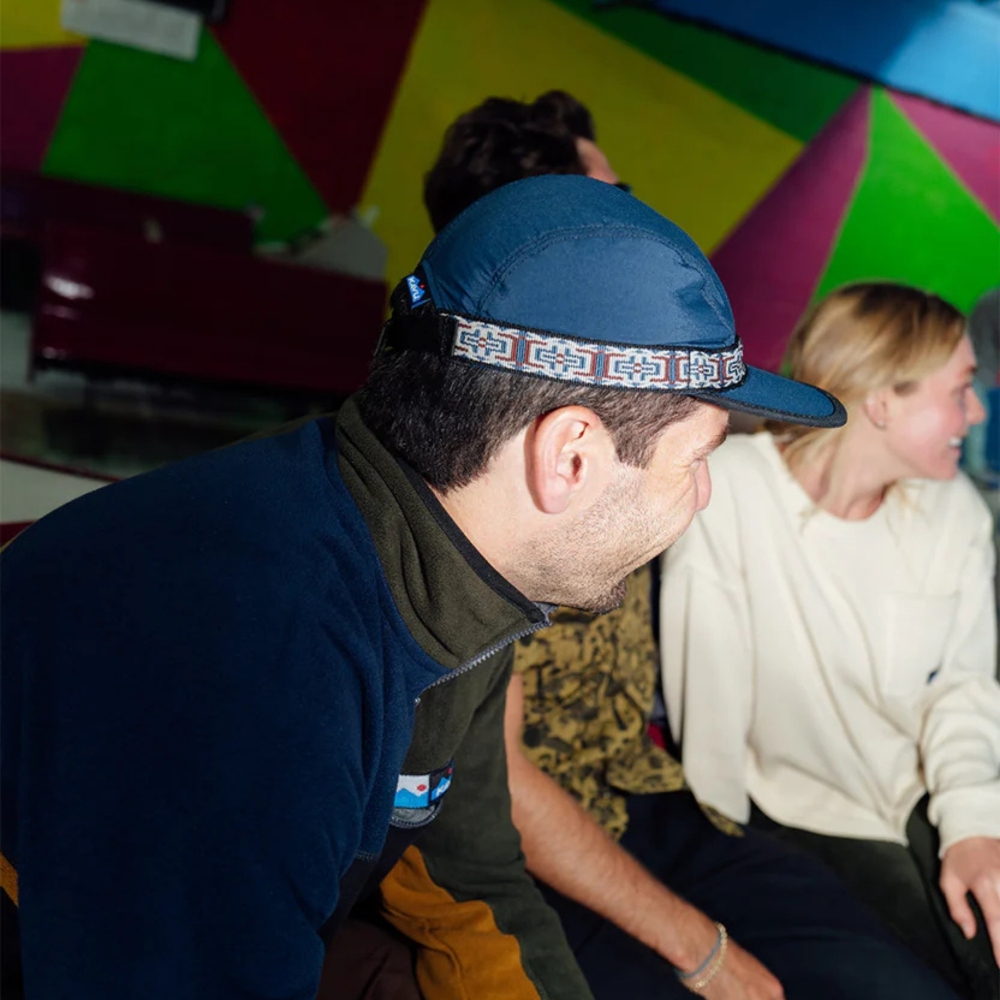 Kavu Synthetic Strapcap Go Navy 112-2627 kleding accessoires online bestellen bij Kathmandu Outdoor & Travel