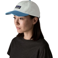 Patagonia P-6 Label Trad Cap Birch White w/Shore Blue hoed en pet