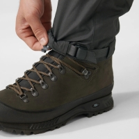 Fjällräven Kaipak Trousers Regular Dark Grey-Black lange broek